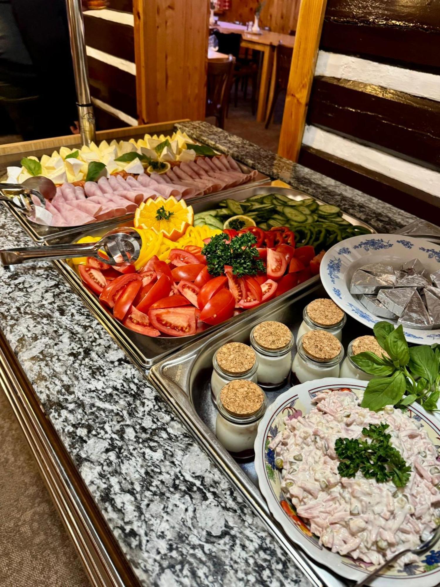 派克波特斯耐兹库 Bila Labut Horsky Hotylek酒店 外观 照片